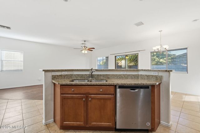 6661 E Gehrig Lane, Tucson, AZ 85756