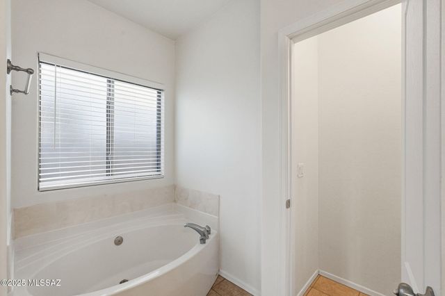 6661 E Gehrig Lane, Tucson, AZ 85756