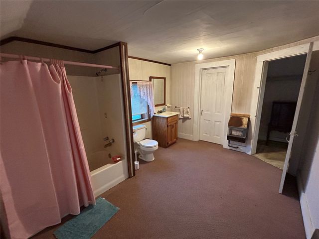 33282 N MAIN Street, Townville, PA 16360