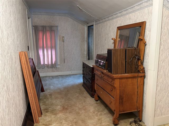 33282 N MAIN Street, Townville, PA 16360