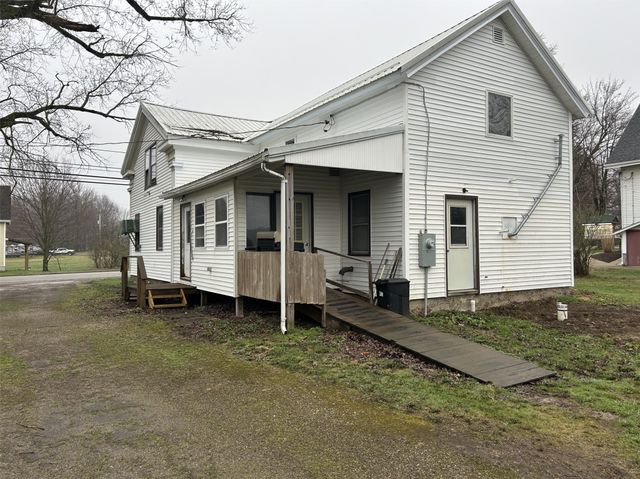33282 N MAIN Street, Townville, PA 16360