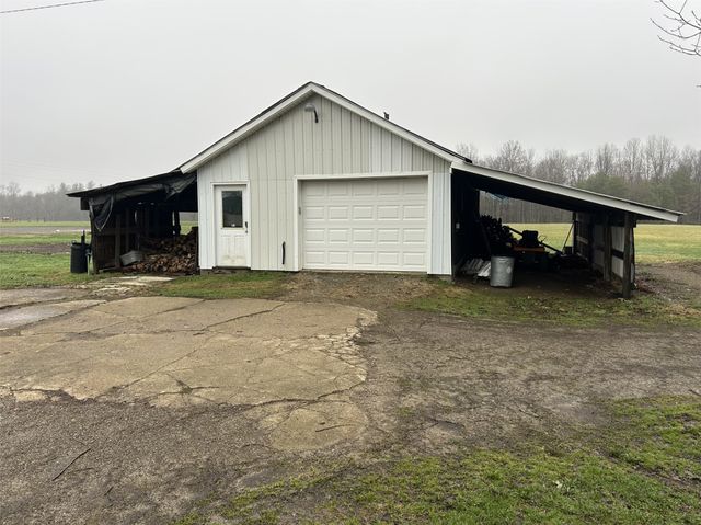 33282 N MAIN Street, Townville, PA 16360