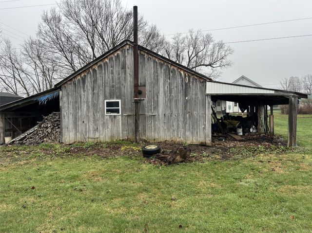 33282 N MAIN Street, Townville, PA 16360