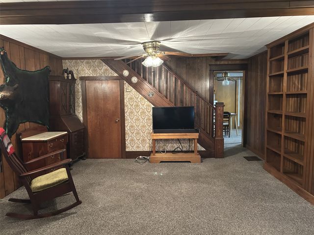 33282 N MAIN Street, Townville, PA 16360