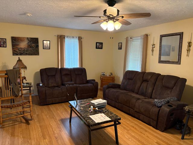 1760 Shinbone Ridge Road, Lafayette, GA 30728