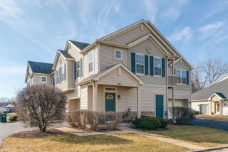 585 Bridle Court 585, Lakemoor, IL 60051