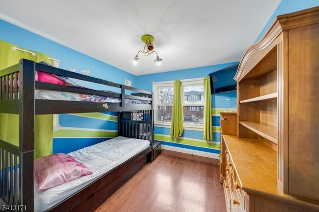 5 General Karge Ct, Elizabeth City, NJ 07202