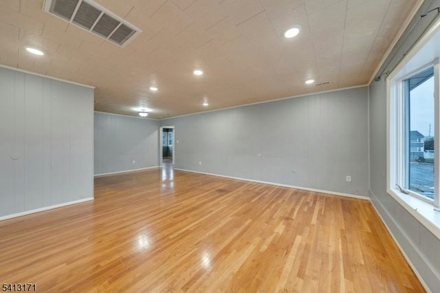 5 General Karge Ct, Elizabeth City, NJ 07202