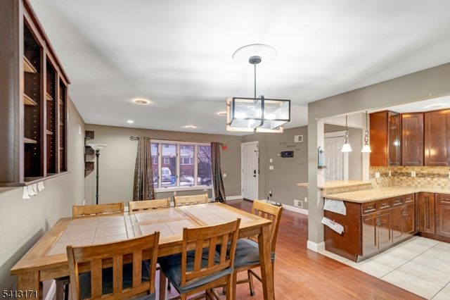 5 General Karge Ct, Elizabeth City, NJ 07202