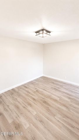 10285 Nirmal Drive, Socorro, TX 79927