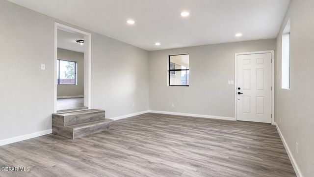 10285 Nirmal Drive, Socorro, TX 79927