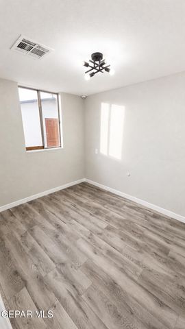 10285 Nirmal Drive, Socorro, TX 79927