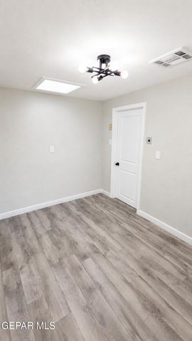 10285 Nirmal Drive, Socorro, TX 79927