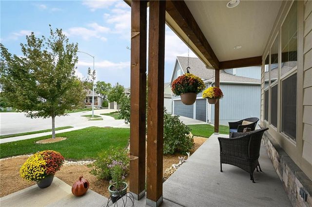 1605 Shadow Drive, Leavenworth, KS 66048