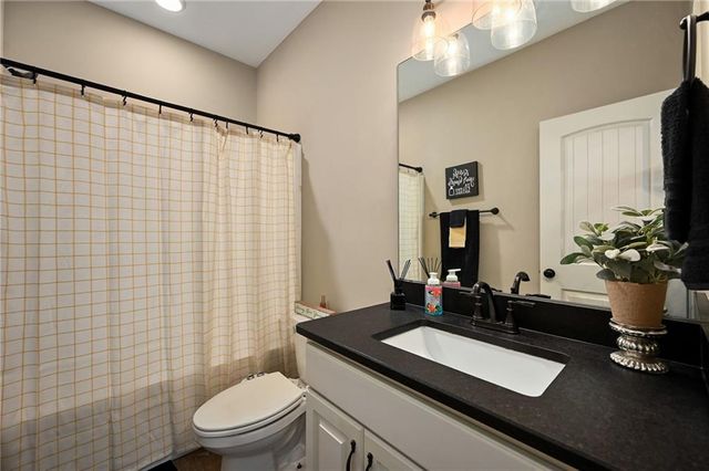 1605 Shadow Drive, Leavenworth, KS 66048