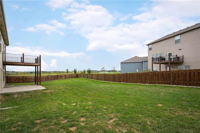 1605 Shadow Drive, Leavenworth, KS 66048