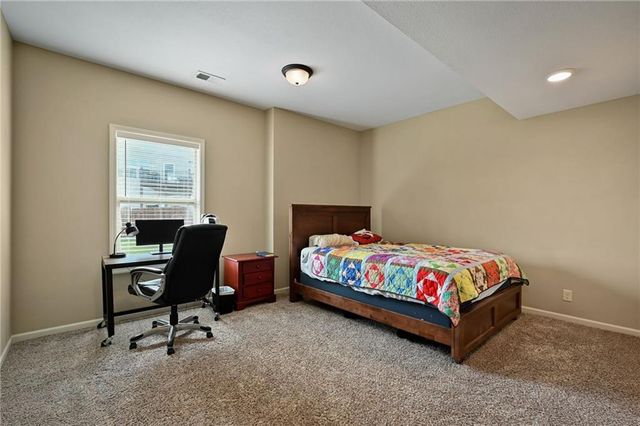 1605 Shadow Drive, Leavenworth, KS 66048