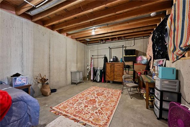 1605 Shadow Drive, Leavenworth, KS 66048