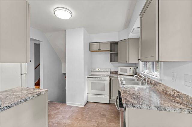 372 Chartiers Run Road, Chartiers, PA 15317