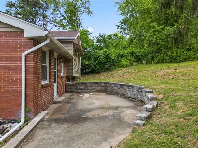 372 Chartiers Run Road, Chartiers, PA 15317