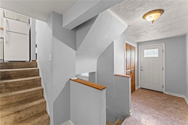 372 Chartiers Run Road, Chartiers, PA 15317