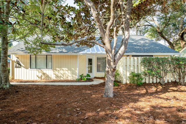 1116 Daffodil Lane, Mount Pleasant, SC 29464