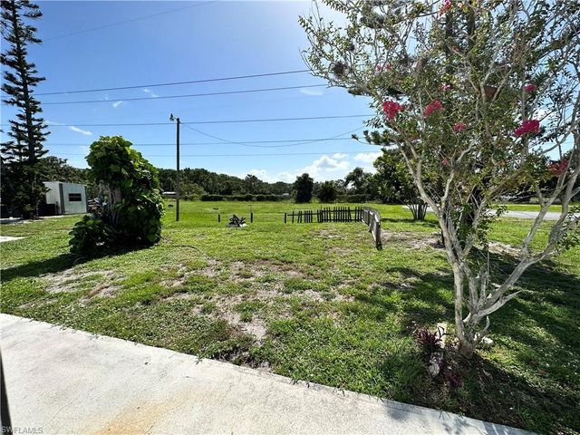 2521 Brownell CT, North Fort Myers, FL 33917