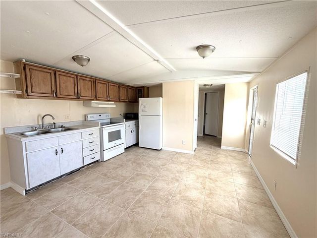 2521 Brownell CT, North Fort Myers, FL 33917