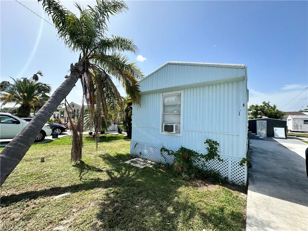 2521 Brownell CT, North Fort Myers, FL 33917