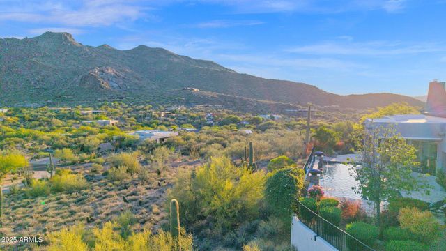 37221 N Holiday Lane, Carefree, AZ 85377