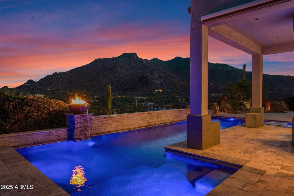 37221 N Holiday Lane, Carefree, AZ 85377