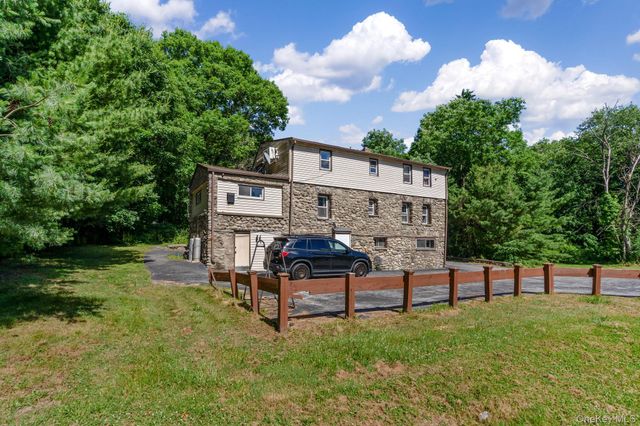 491 State Route 32, Wallkill, NY 12589