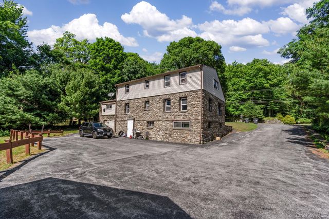 491 State Route 32, Wallkill, NY 12589