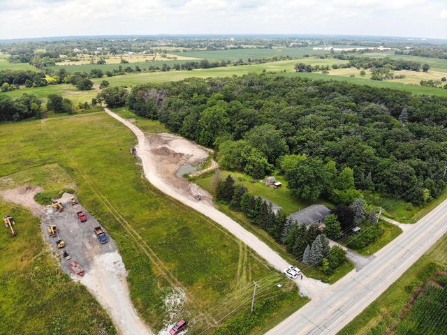 5202 COUNTY HIGHWAY H, Racine, WI 53406