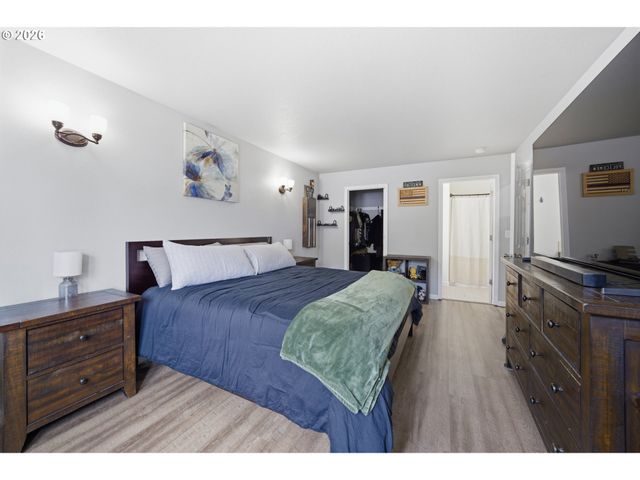 406 SUNSET Ct, Amity, OR 97101