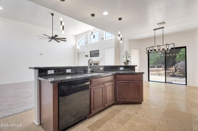8809 S 10TH Drive, Phoenix, AZ 85041