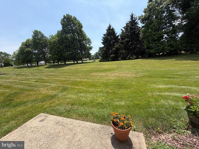101 WILLOWOAK CT, Warwick, PA 18974