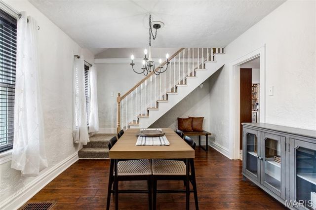 3892 Kingsland Court, St Louis, MO 63116