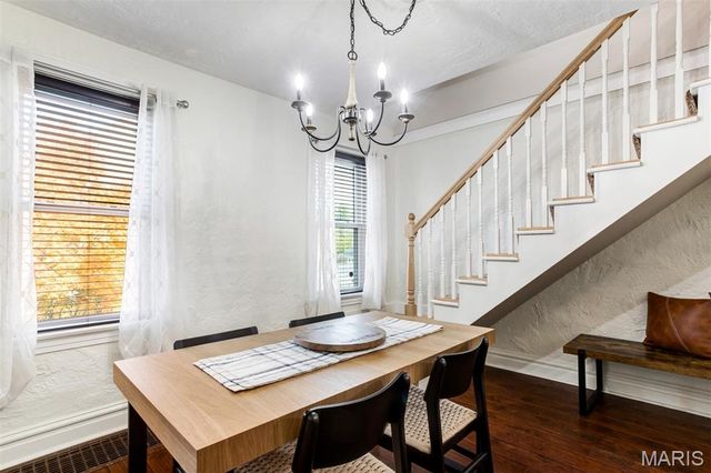 3892 Kingsland Court, St Louis, MO 63116