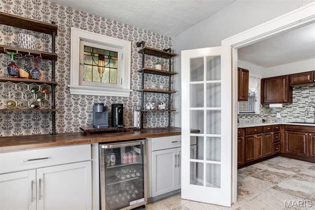 3892 Kingsland Court, St Louis, MO 63116