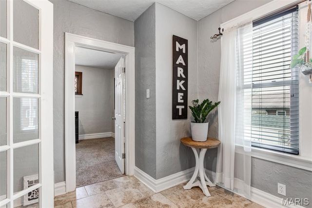 3892 Kingsland Court, St Louis, MO 63116