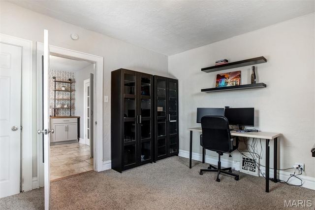 3892 Kingsland Court, St Louis, MO 63116