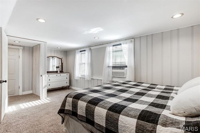 3892 Kingsland Court, St Louis, MO 63116