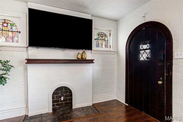 3892 Kingsland Court, St Louis, MO 63116