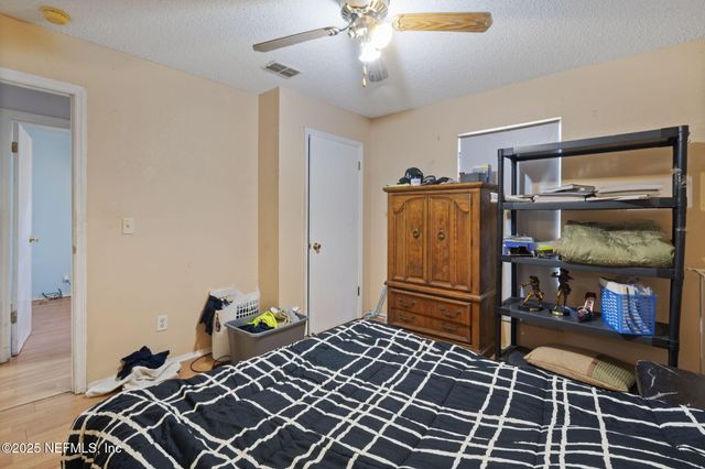 4525 KENNDLE Circle, Jacksonville, FL 32208