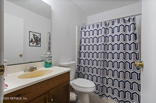 4525 KENNDLE Circle, Jacksonville, FL 32208