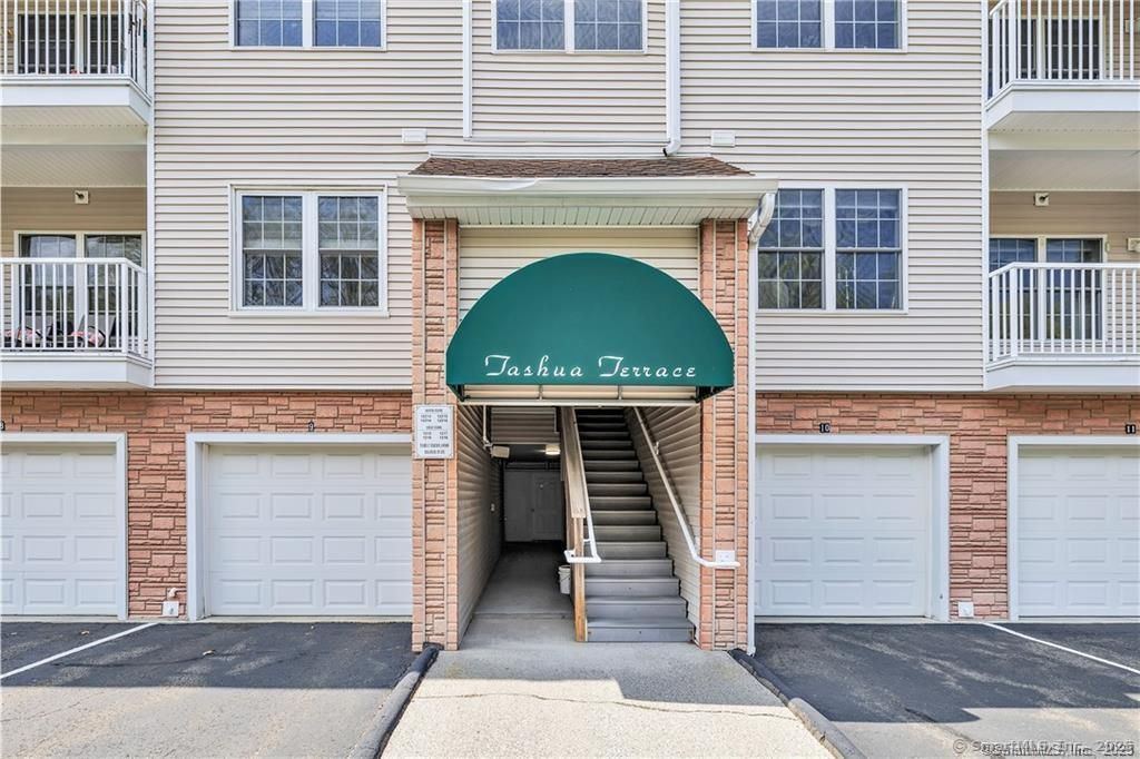 1215 Arganese Place 1215, Trumbull, CT 06611
