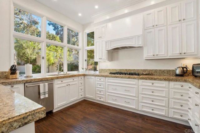 9749 Keeneland Row, La Jolla, CA 92037