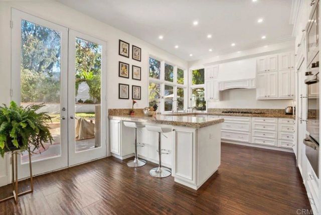 9749 Keeneland Row, La Jolla, CA 92037