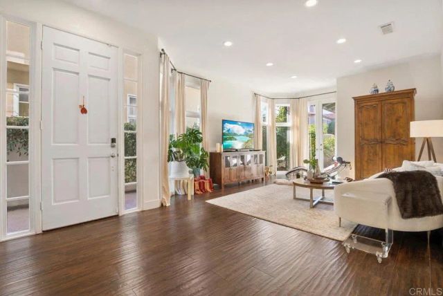 9749 Keeneland Row, La Jolla, CA 92037